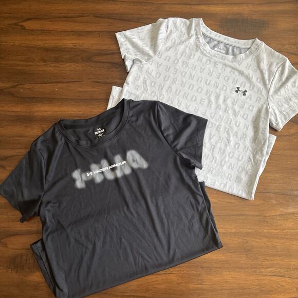 Women’s Under Armour Set Of 2 Loose Athletic Tops Sz XS Black And Gray Exercise - Picture 1 of 9